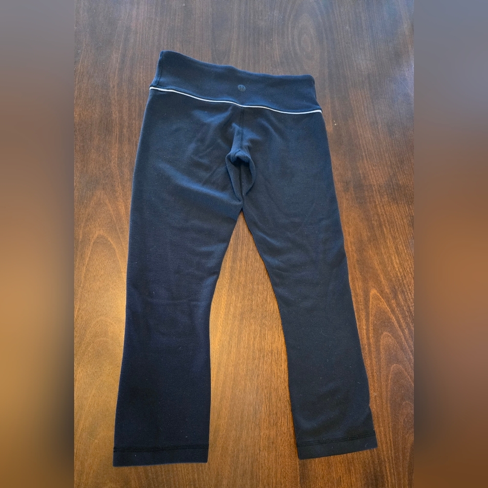 Lululemon Black Wunder Under Cropped Leggings Size 4
